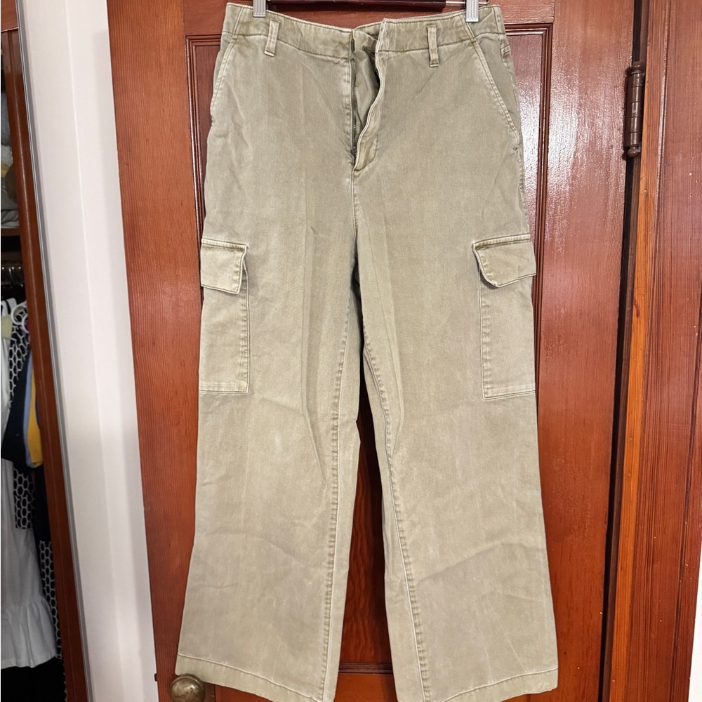 GAP Women’s Light green Cargo Pants